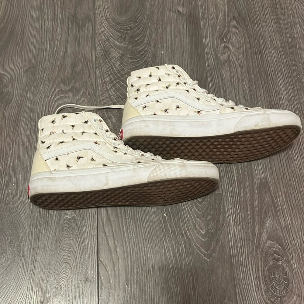 One of a kind Custom Vans size men’s 6.5 ladies 8 white/yellow/bumblebees